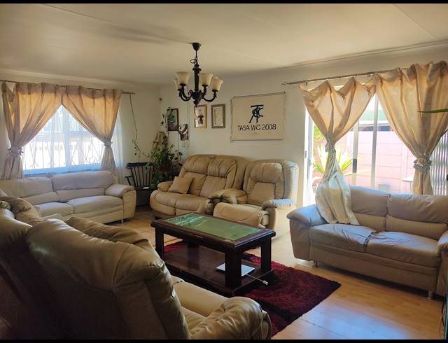 4 BEDROOM HOUSE FOR SALE IN SUMMER GREENS